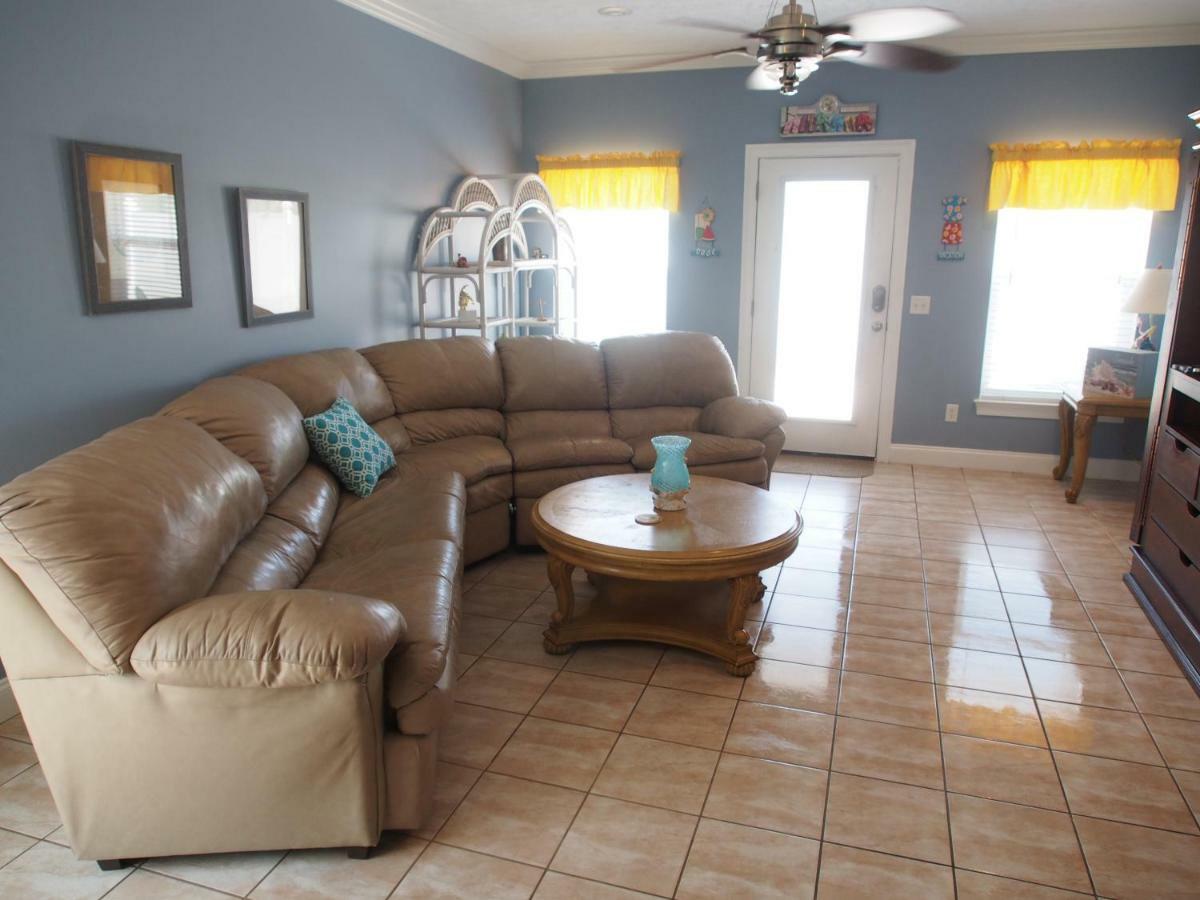 Holiday home Large House With Great Oceanviews, Game Room, Swimming Pool *