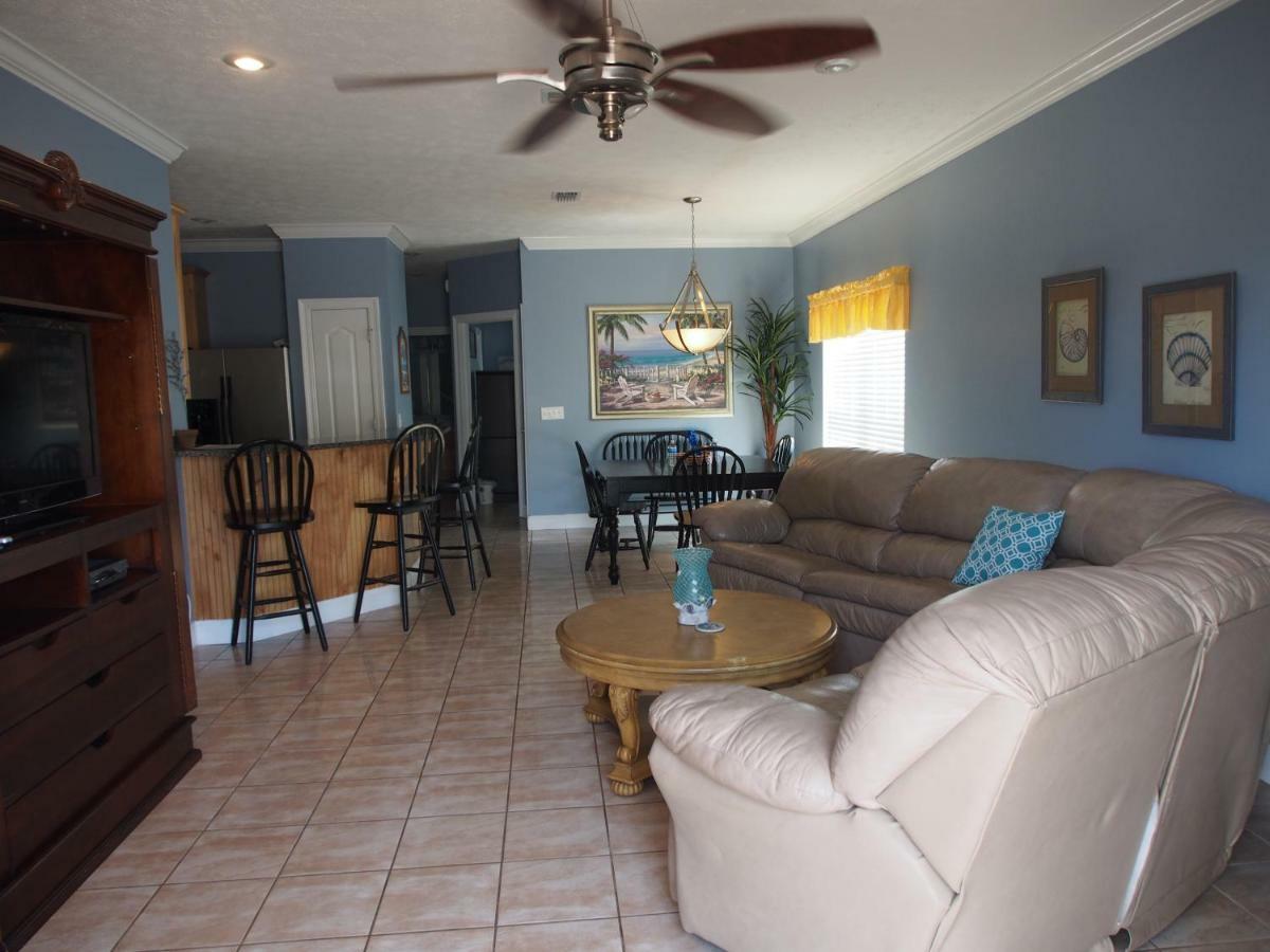 Large House With Great Oceanviews, Game Room, Swimming Pool Holiday home