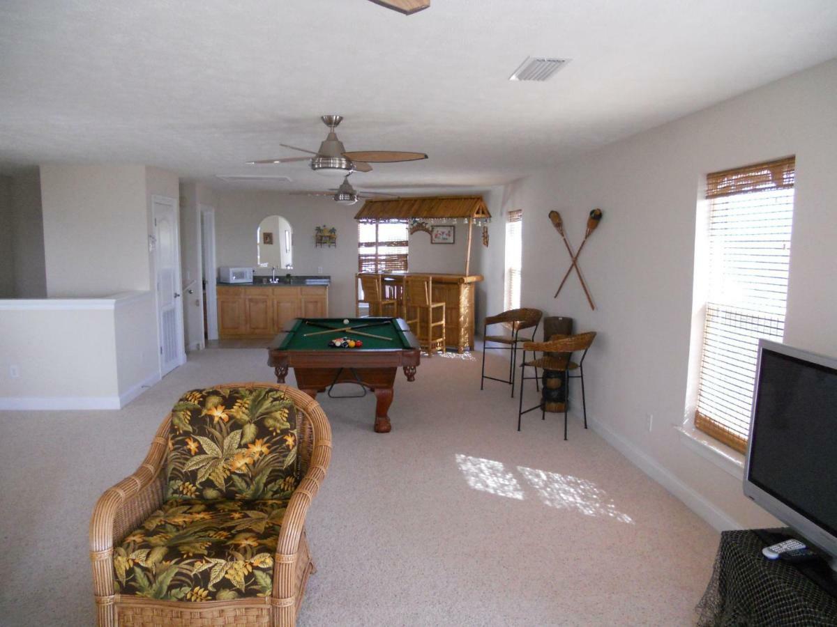 Large House With Great Oceanviews, Game Room, Swimming Pool