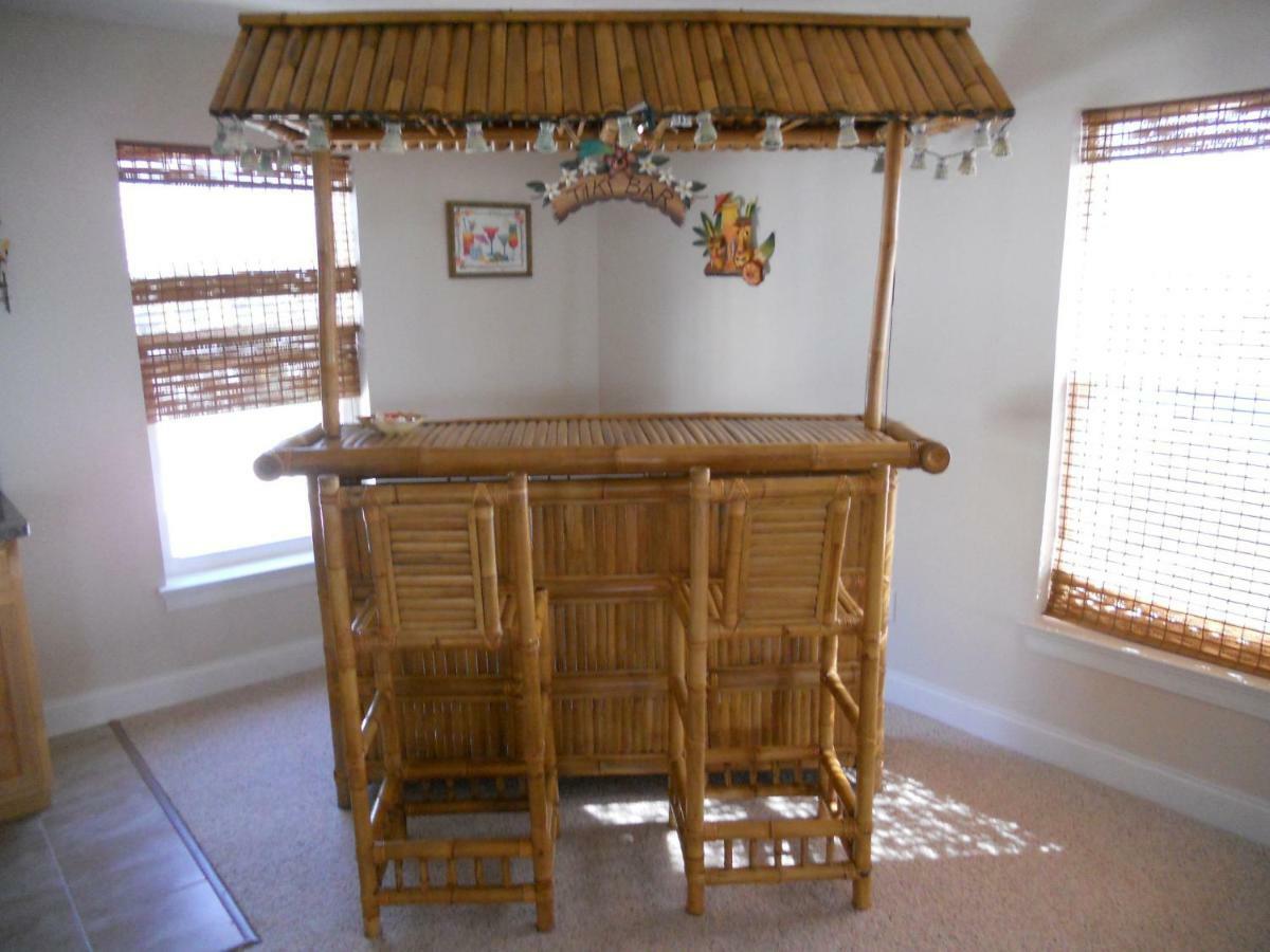 Large House With Great Oceanviews, Game Room, Swimming Pool *